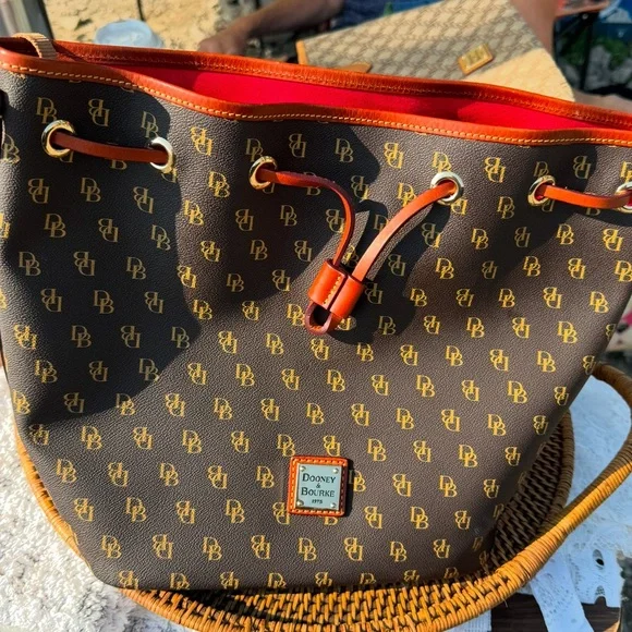 Dooney Purse. Only used 1 time. - Picture 2 of 4